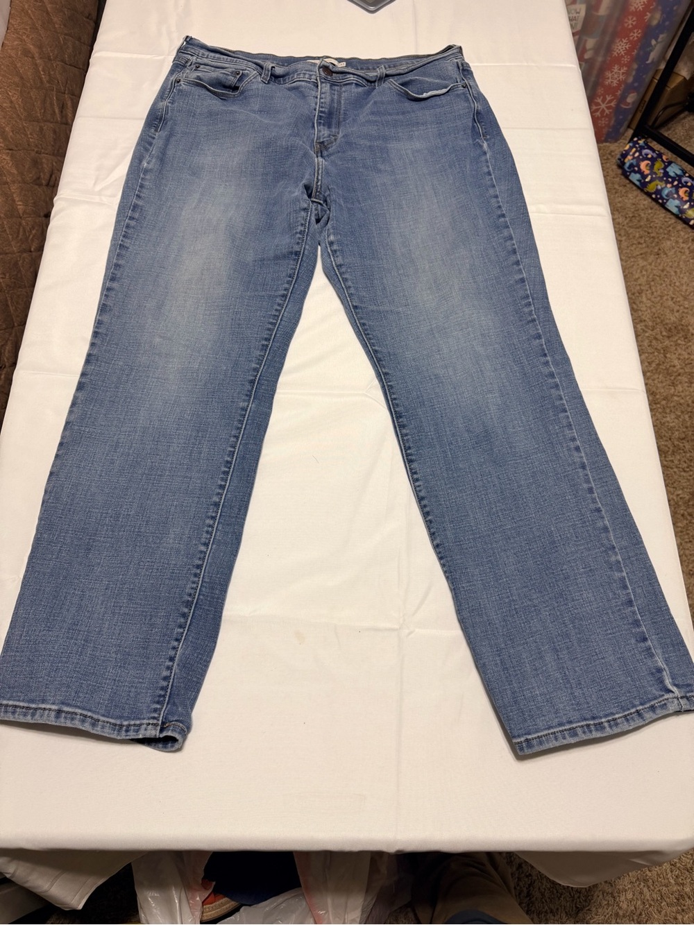 Classic Light Blue Women’s Levi 505 Straight Jeans